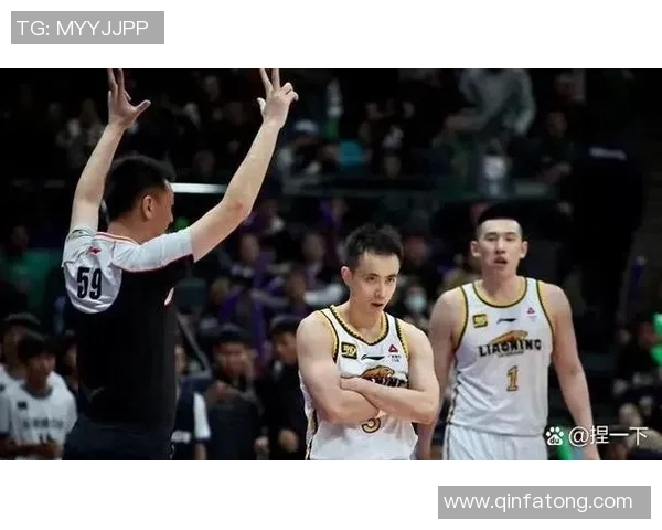 2016年CBA赛季首钢队与上海队激战回顾与精彩瞬间分析